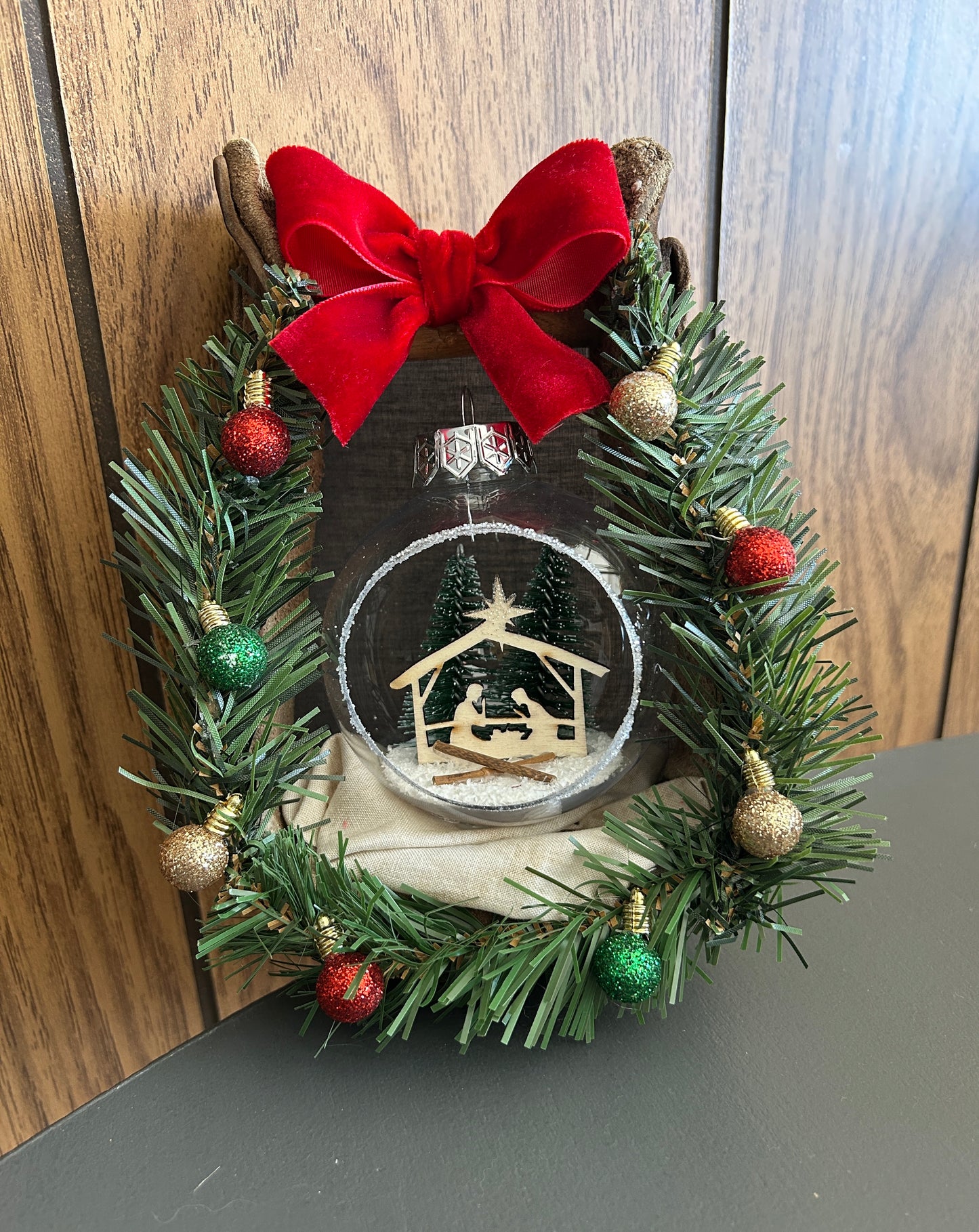 Fall and Christmas horse shoe decorations