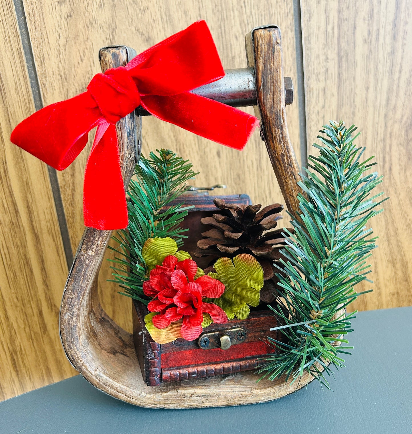 Fall and Christmas horse shoe decorations